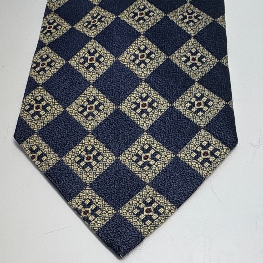 Dona Italian Handmade Silk Navy Tie with Cream Geometric Medallion Pattern